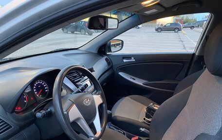 Hyundai Solaris II рестайлинг, 2011 год, 740 000 рублей, 12 фотография