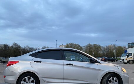 Hyundai Solaris II рестайлинг, 2011 год, 740 000 рублей, 5 фотография