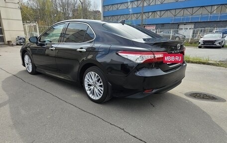 Toyota Camry, 2019 год, 2 900 000 рублей, 4 фотография