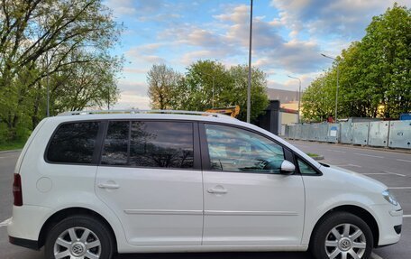 Volkswagen Touran III, 2010 год, 1 250 000 рублей, 11 фотография