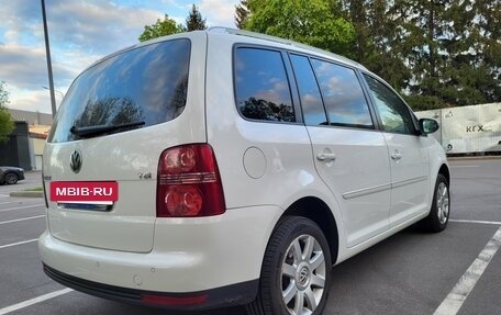 Volkswagen Touran III, 2010 год, 1 250 000 рублей, 3 фотография
