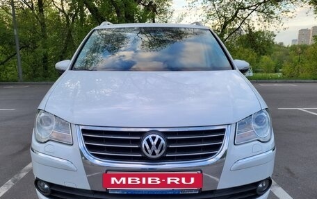 Volkswagen Touran III, 2010 год, 1 250 000 рублей, 9 фотография
