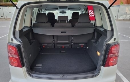 Volkswagen Touran III, 2010 год, 1 250 000 рублей, 10 фотография