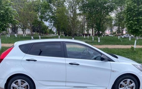 Hyundai Solaris II рестайлинг, 2012 год, 640 000 рублей, 4 фотография