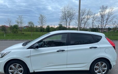 Hyundai Solaris II рестайлинг, 2012 год, 640 000 рублей, 2 фотография