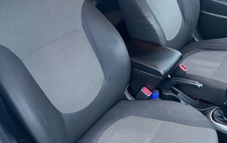 Hyundai Solaris II рестайлинг, 2012 год, 640 000 рублей, 8 фотография