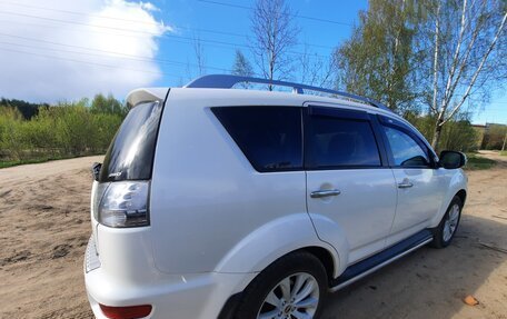 Mitsubishi Outlander III рестайлинг 3, 2010 год, 1 580 000 рублей, 4 фотография