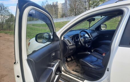 Mitsubishi Outlander III рестайлинг 3, 2010 год, 1 580 000 рублей, 8 фотография