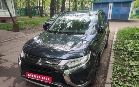 Mitsubishi Outlander III рестайлинг 3, 2022 год, 2 870 000 рублей, 4 фотография
