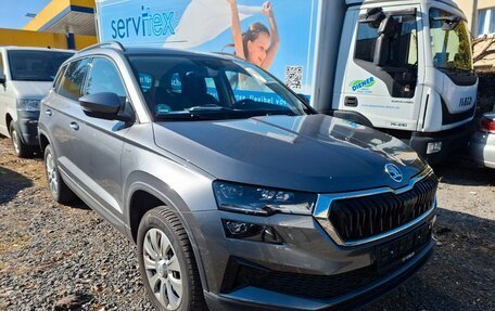 Skoda Karoq I, 2022 год, 2 210 000 рублей, 2 фотография