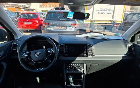 Skoda Karoq I, 2022 год, 2 210 000 рублей, 8 фотография