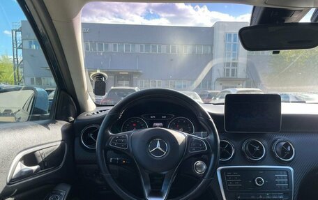 Mercedes-Benz GLA, 2019 год, 1 750 000 рублей, 15 фотография