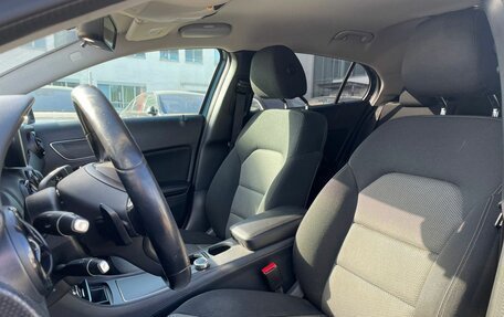 Mercedes-Benz GLA, 2019 год, 1 750 000 рублей, 12 фотография