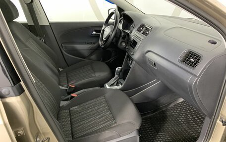 Volkswagen Polo VI (EU Market), 2017 год, 990 000 рублей, 14 фотография