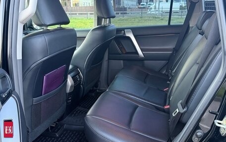 Toyota Land Cruiser Prado 150 рестайлинг 2, 2010 год, 3 490 000 рублей, 12 фотография
