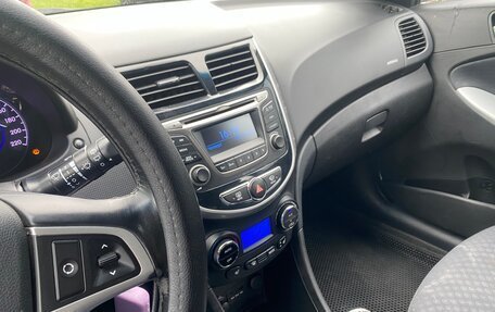 Hyundai Solaris II рестайлинг, 2014 год, 820 000 рублей, 11 фотография