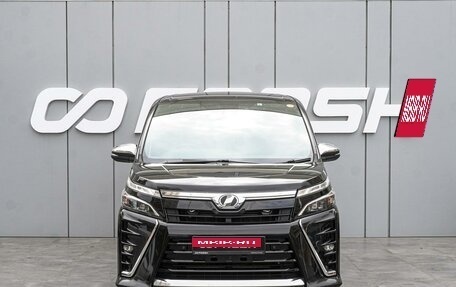 Toyota Voxy III, 2019 год, 2 885 000 рублей, 3 фотография
