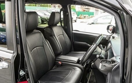 Toyota Voxy III, 2019 год, 2 885 000 рублей, 11 фотография