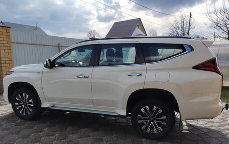 Mitsubishi Montero Sport, 2022 год, 4 000 000 рублей, 3 фотография
