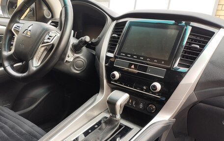 Mitsubishi Montero Sport, 2022 год, 4 000 000 рублей, 12 фотография