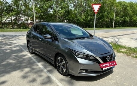Nissan Leaf II, 2019 год, 1 700 000 рублей, 3 фотография
