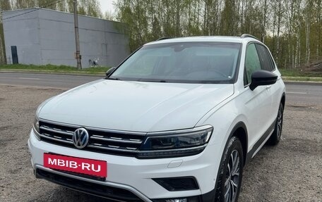 Volkswagen Tiguan II, 2018 год, 2 790 000 рублей, 2 фотография