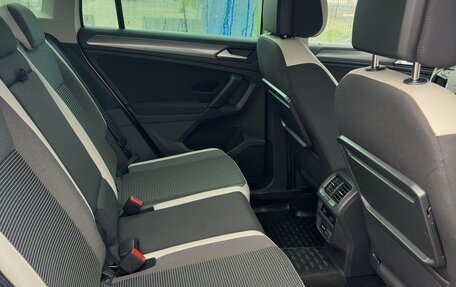 Volkswagen Tiguan II, 2018 год, 2 790 000 рублей, 8 фотография