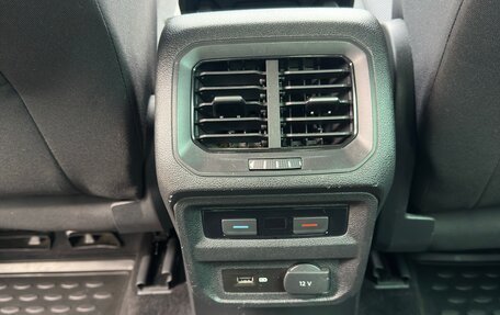 Volkswagen Tiguan II, 2018 год, 2 790 000 рублей, 17 фотография