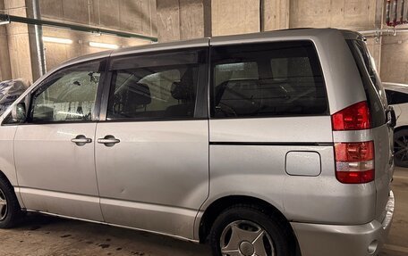 Toyota Noah III, 2002 год, 818 490 рублей, 4 фотография