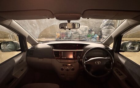 Toyota Noah III, 2002 год, 818 490 рублей, 8 фотография