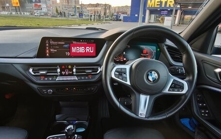 BMW 1 серия, 2019 год, 2 490 000 рублей, 18 фотография
