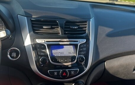Hyundai Solaris II рестайлинг, 2011 год, 700 000 рублей, 8 фотография