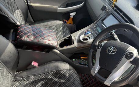 Toyota Prius, 2011 год, 1 000 000 рублей, 8 фотография