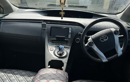 Toyota Prius, 2011 год, 1 000 000 рублей, 10 фотография