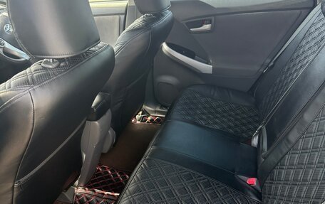 Toyota Prius, 2011 год, 1 000 000 рублей, 12 фотография