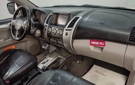 Mitsubishi Pajero Sport II рестайлинг, 2012 год, 1 899 000 рублей, 9 фотография