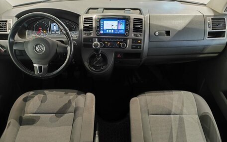 Volkswagen Caravelle T5, 2012 год, 1 819 000 рублей, 10 фотография