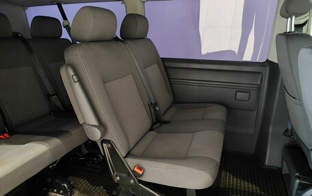 Volkswagen Caravelle T5, 2012 год, 1 819 000 рублей, 11 фотография