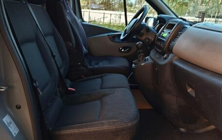 Renault Trafic, 2015 год, 1 700 000 рублей, 5 фотография