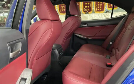 Lexus IS III, 2019 год, 2 590 013 рублей, 14 фотография