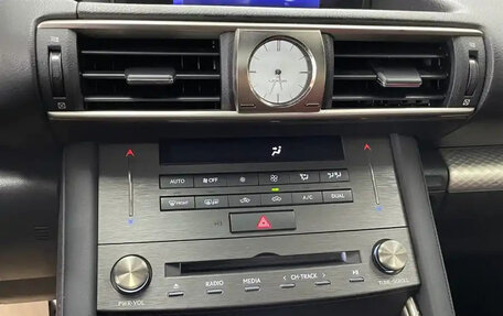 Lexus IS III, 2019 год, 2 590 013 рублей, 10 фотография