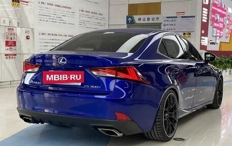 Lexus IS III, 2019 год, 2 590 013 рублей, 7 фотография
