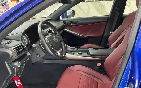Lexus IS III, 2019 год, 2 590 013 рублей, 8 фотография