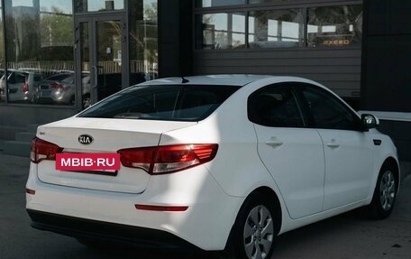 KIA Rio III рестайлинг, 2015 год, 1 000 000 рублей, 5 фотография