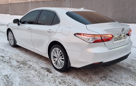 Toyota Camry, 2021 год, 3 300 000 рублей, 10 фотография