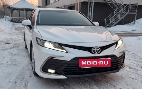 Toyota Camry, 2021 год, 3 300 000 рублей, 5 фотография