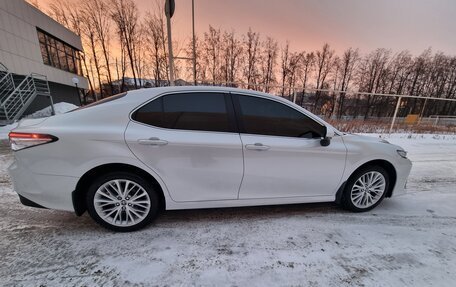 Toyota Camry, 2021 год, 3 300 000 рублей, 12 фотография