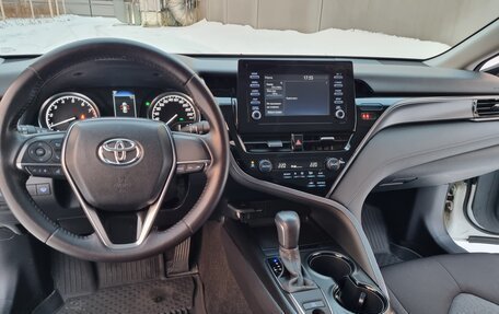 Toyota Camry, 2021 год, 3 300 000 рублей, 15 фотография