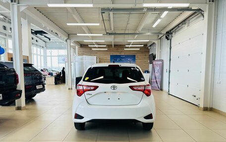 Toyota Vitz, 2019 год, 1 299 000 рублей, 5 фотография