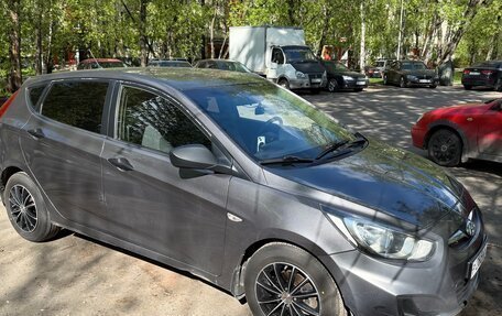 Hyundai Solaris II рестайлинг, 2012 год, 690 000 рублей, 3 фотография